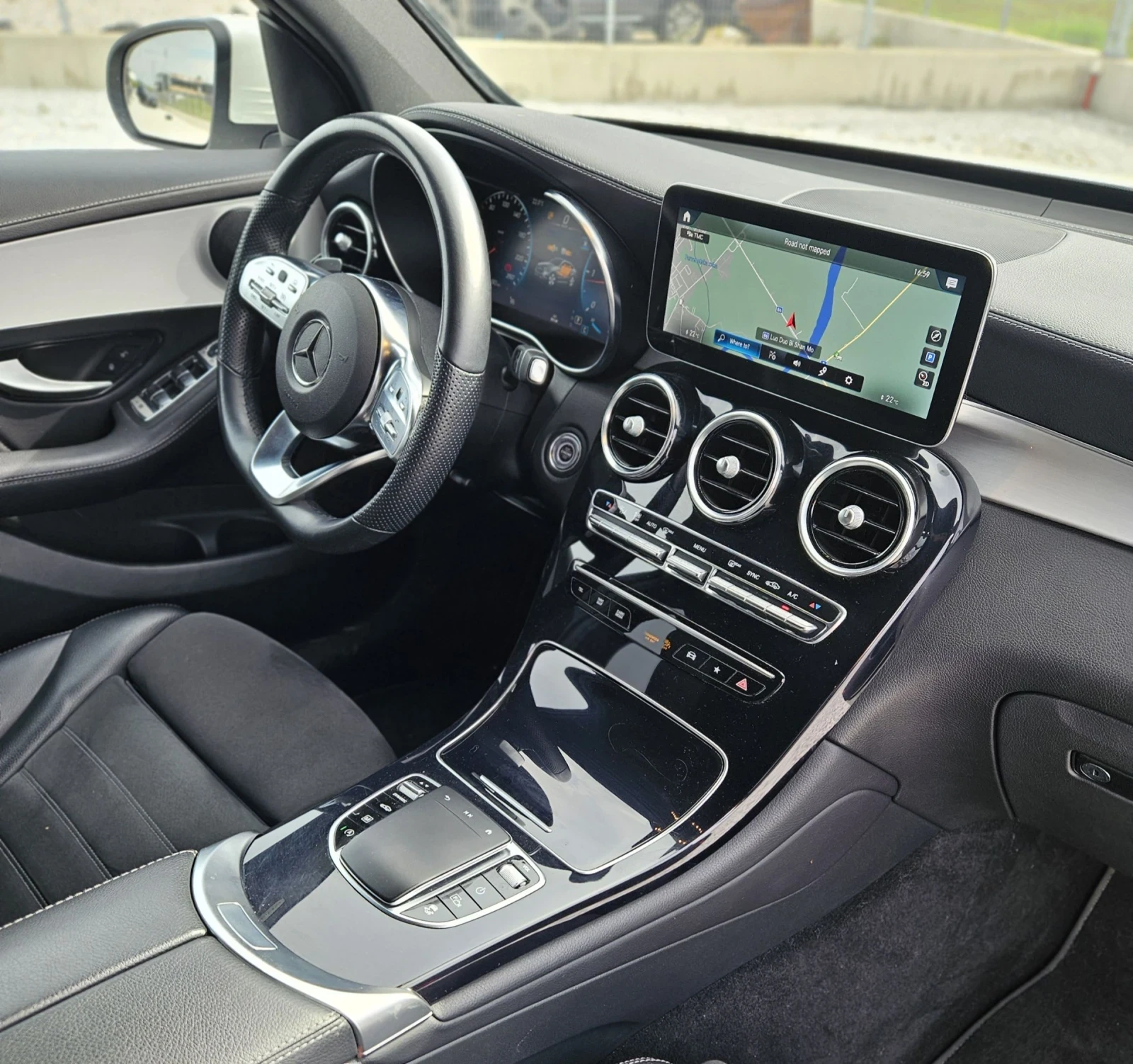 Mercedes-Benz GLC 220 Капарирана/Продадена , снимка 11 - Автомобили и джипове - 54285502