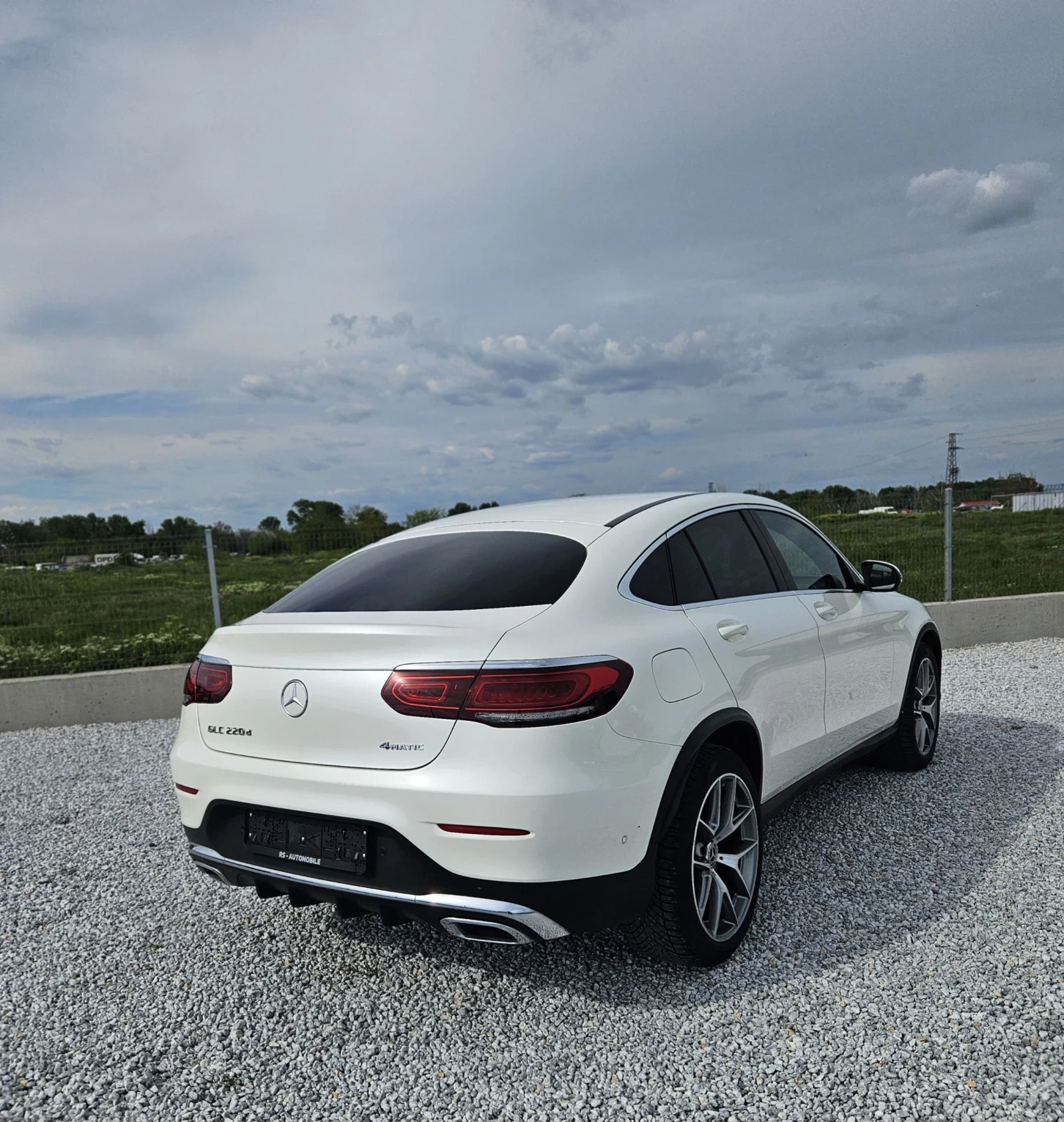Mercedes-Benz GLC 220 Капарирана/Продадена , снимка 7 - Автомобили и джипове - 54285502