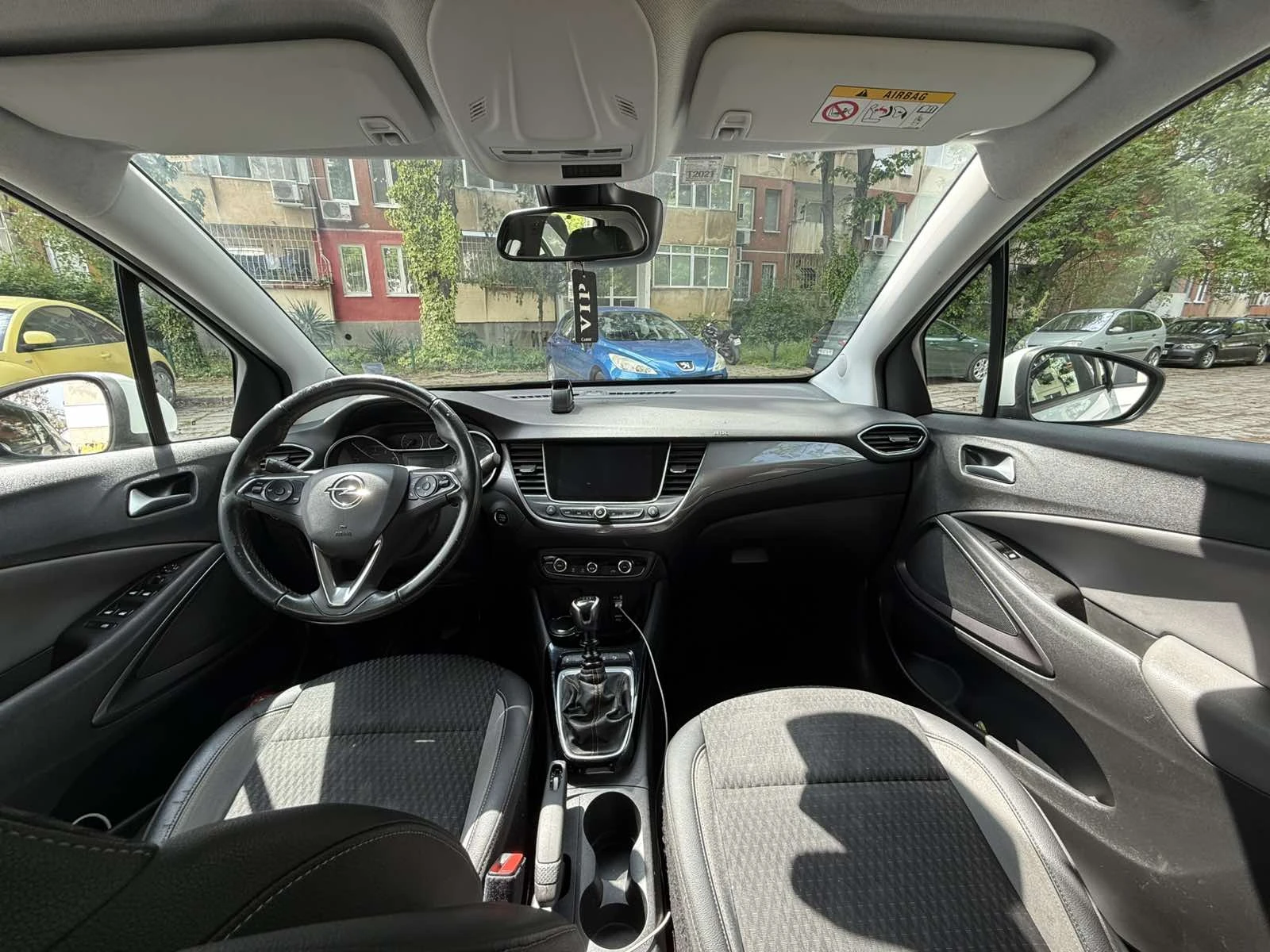 Opel Crossland X, снимка 2 - Автомобили и джипове - 54391561