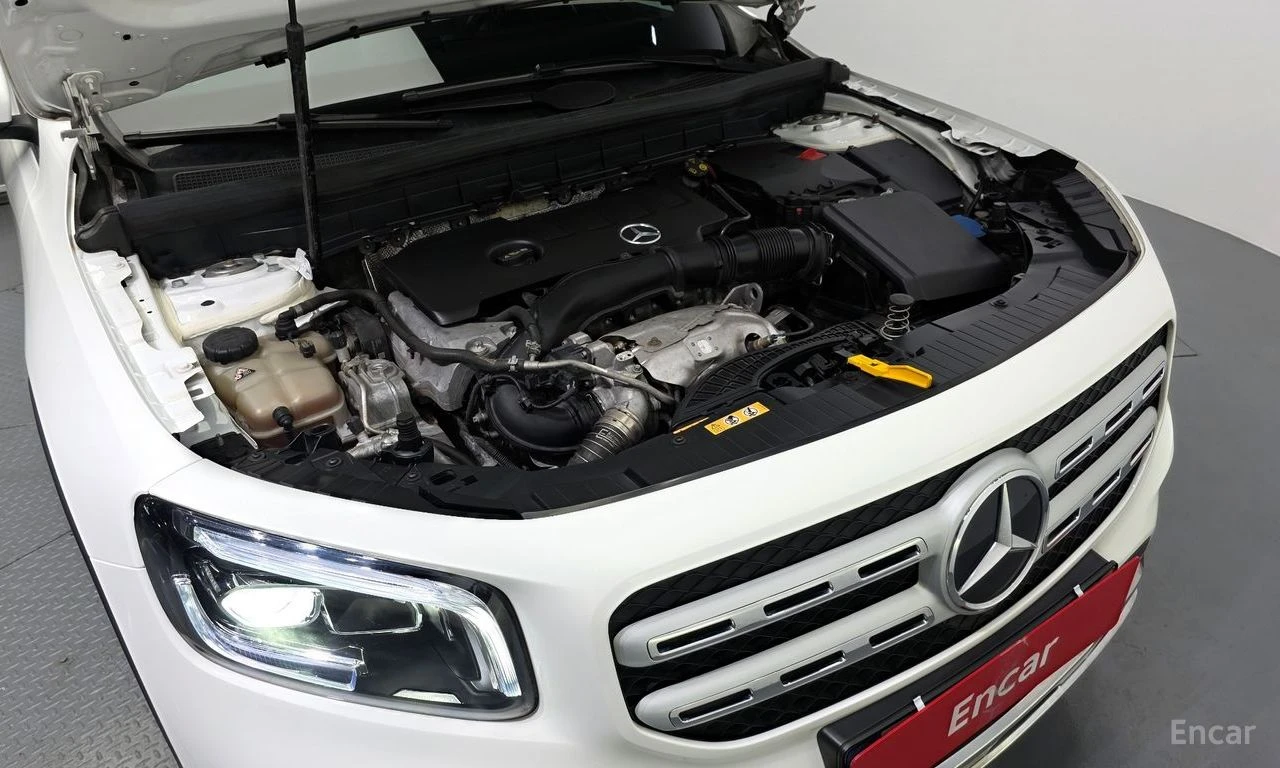 Mercedes-Benz GLB 220 ПОДГРЕВ* ДИСТРОНИК* ПАНОРАМА* АМБИЕНТНО* LANE* ASS, снимка 17 - Автомобили и джипове - 54427618