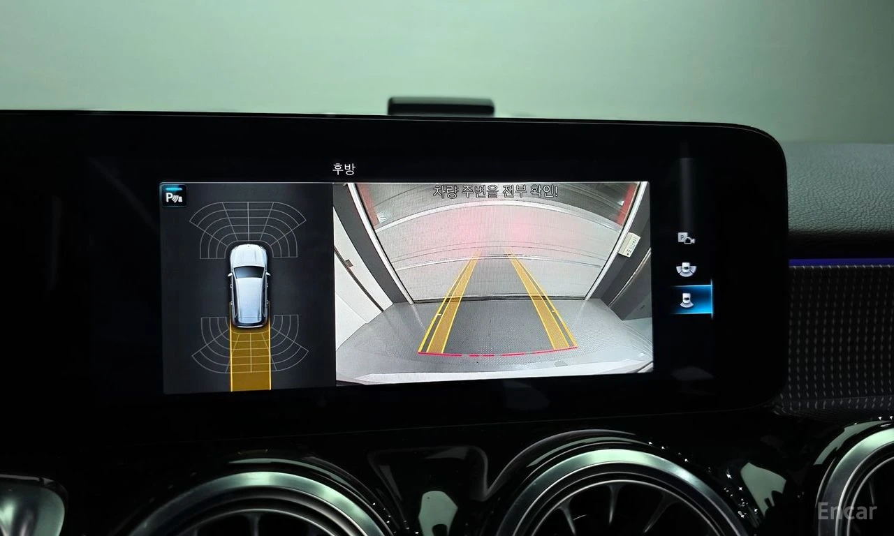 Mercedes-Benz GLB 220 ПОДГРЕВ* ДИСТРОНИК* ПАНОРАМА* АМБИЕНТНО* LANE* ASS, снимка 10 - Автомобили и джипове - 54427618