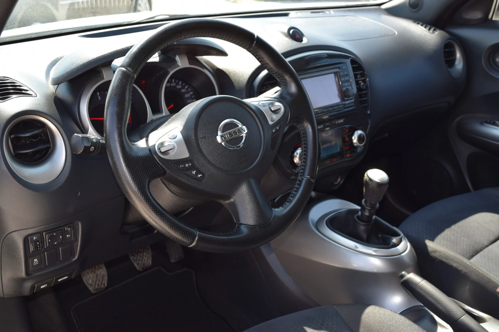 Nissan Juke 1.5dci* 110kc* Euro5* Нави* Камера, снимка 9 - Автомобили и джипове - 55170923