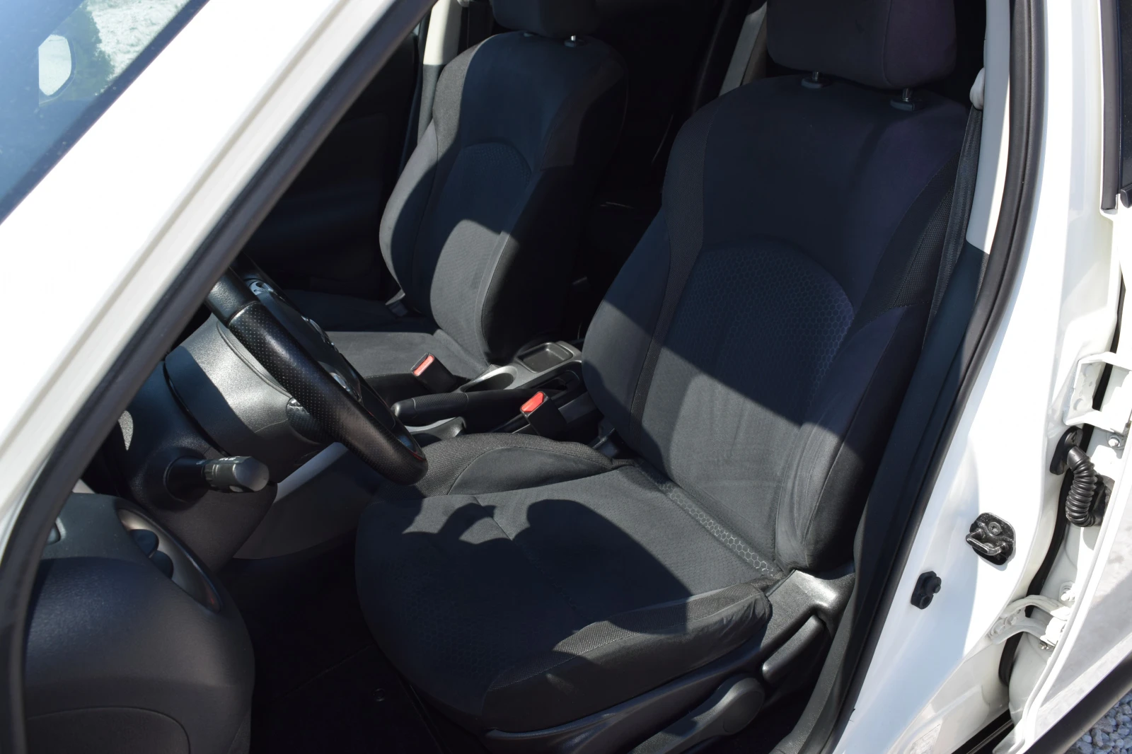 Nissan Juke 1.5dci* 110kc* Euro5* Нави* Камера, снимка 10 - Автомобили и джипове - 55170923