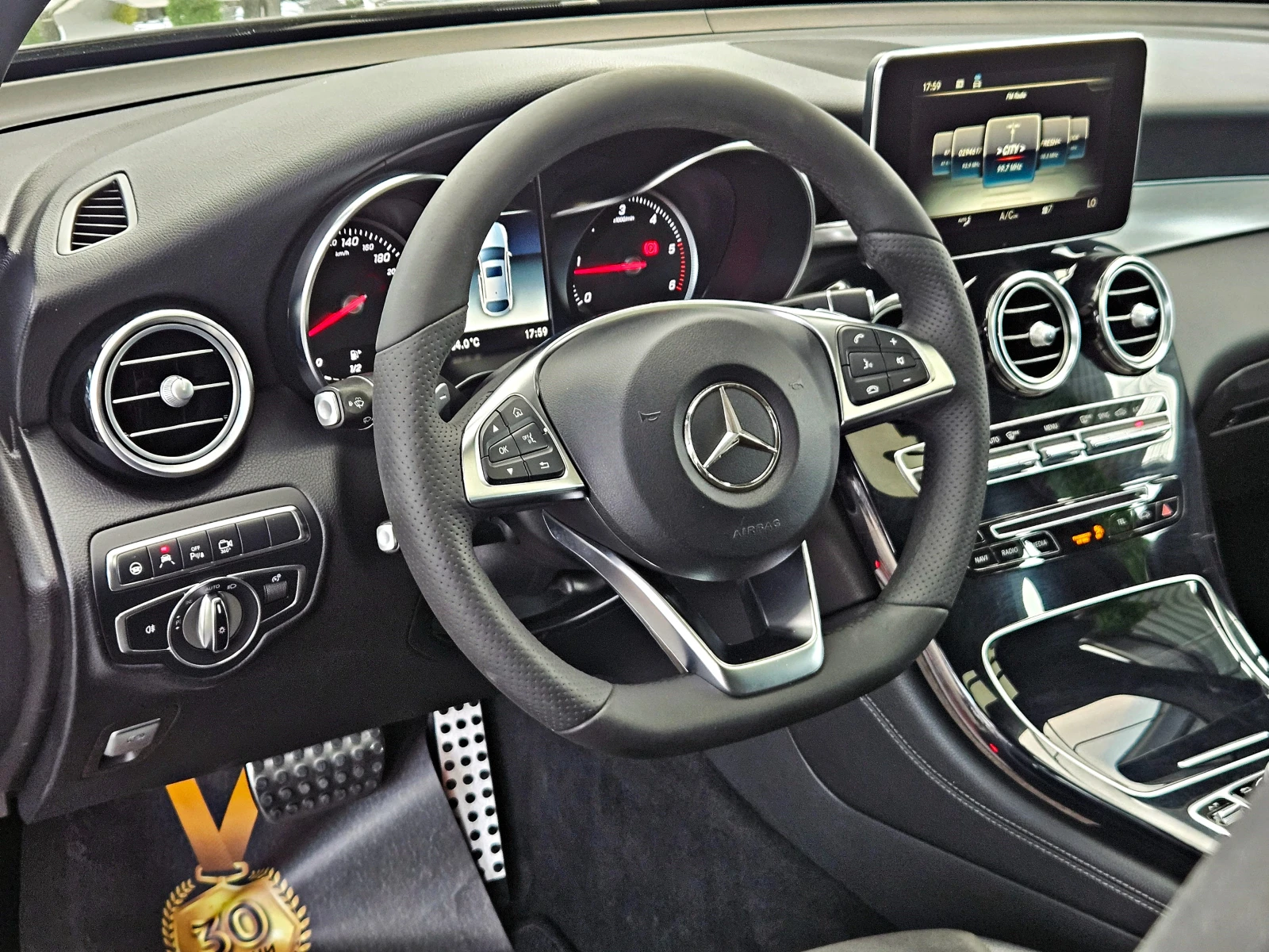 Mercedes-Benz GLC Coupe 250AMG/DISTR/360CAMERA/AIRMATIC/LINE ASSYST/LIZING, снимка 10 - Автомобили и джипове - 55332870