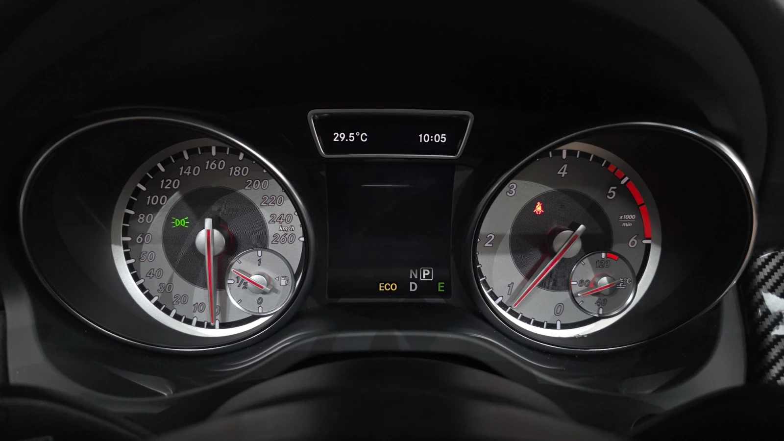 Mercedes-Benz GLA 200 ЕЛ. БАГАЖНИК* ЛЮК* КРАЙНА ЦЕНА, снимка 8 - Автомобили и джипове - 55496199
