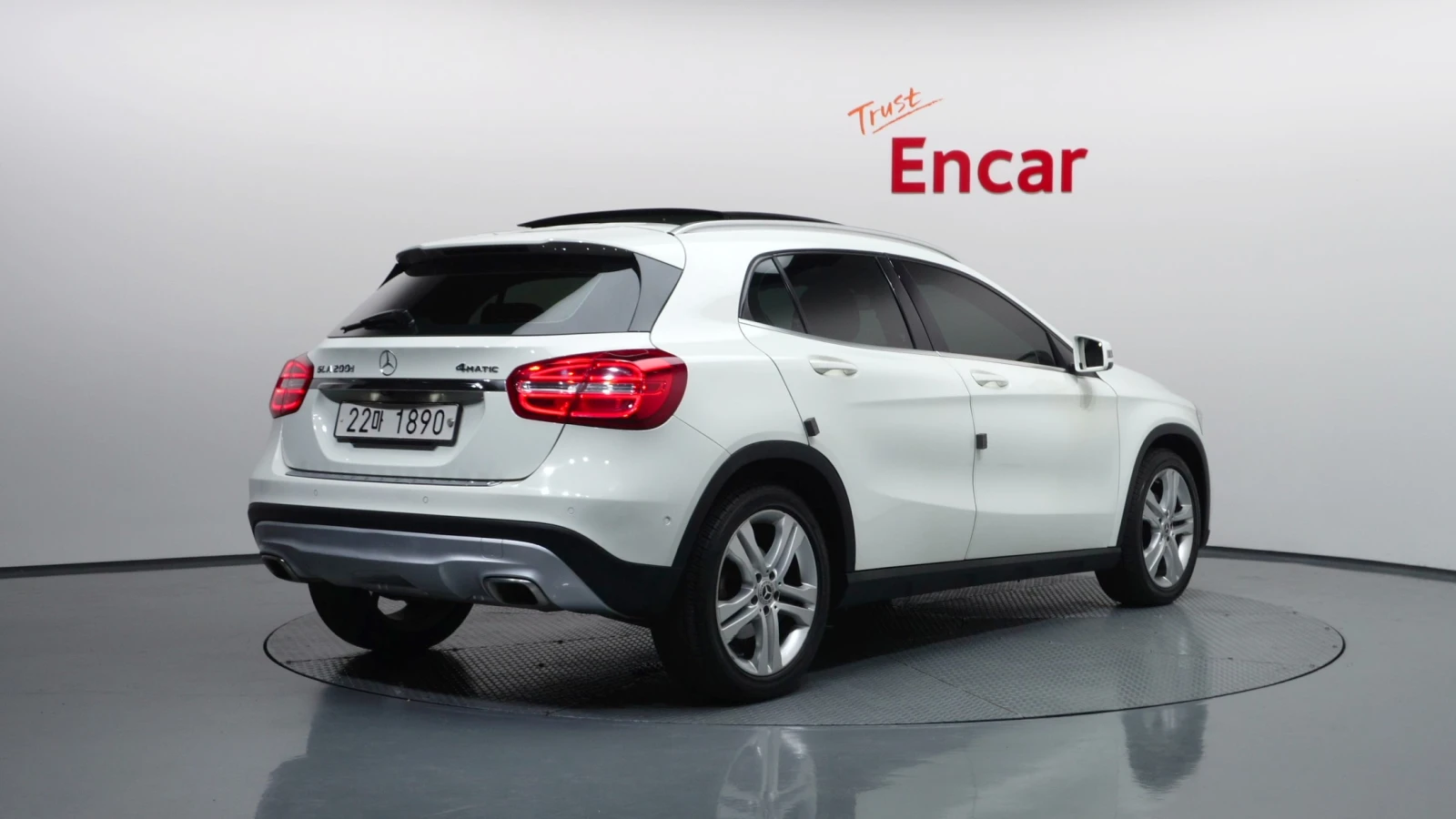 Mercedes-Benz GLA 200 ЕЛ. БАГАЖНИК* ЛЮК* КРАЙНА ЦЕНА, снимка 2 - Автомобили и джипове - 55496199