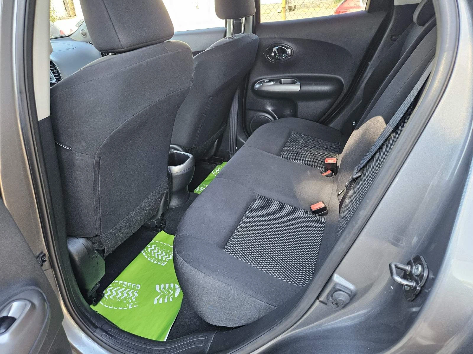 Nissan Juke 1.6, снимка 12 - Автомобили и джипове - 55998372