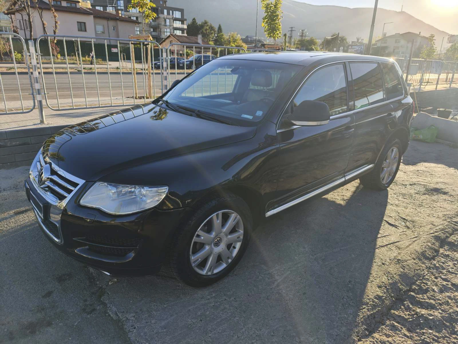 VW Touareg фейс лифт, снимка 2 - Автомобили и джипове - 56568797