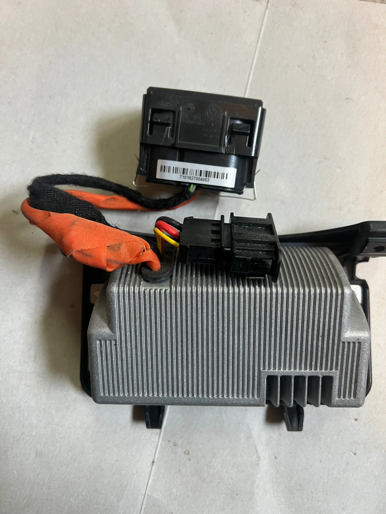 5Q0907155B  12v 230v SKODA 5Q0 907 155 B | Mobile.bg   1