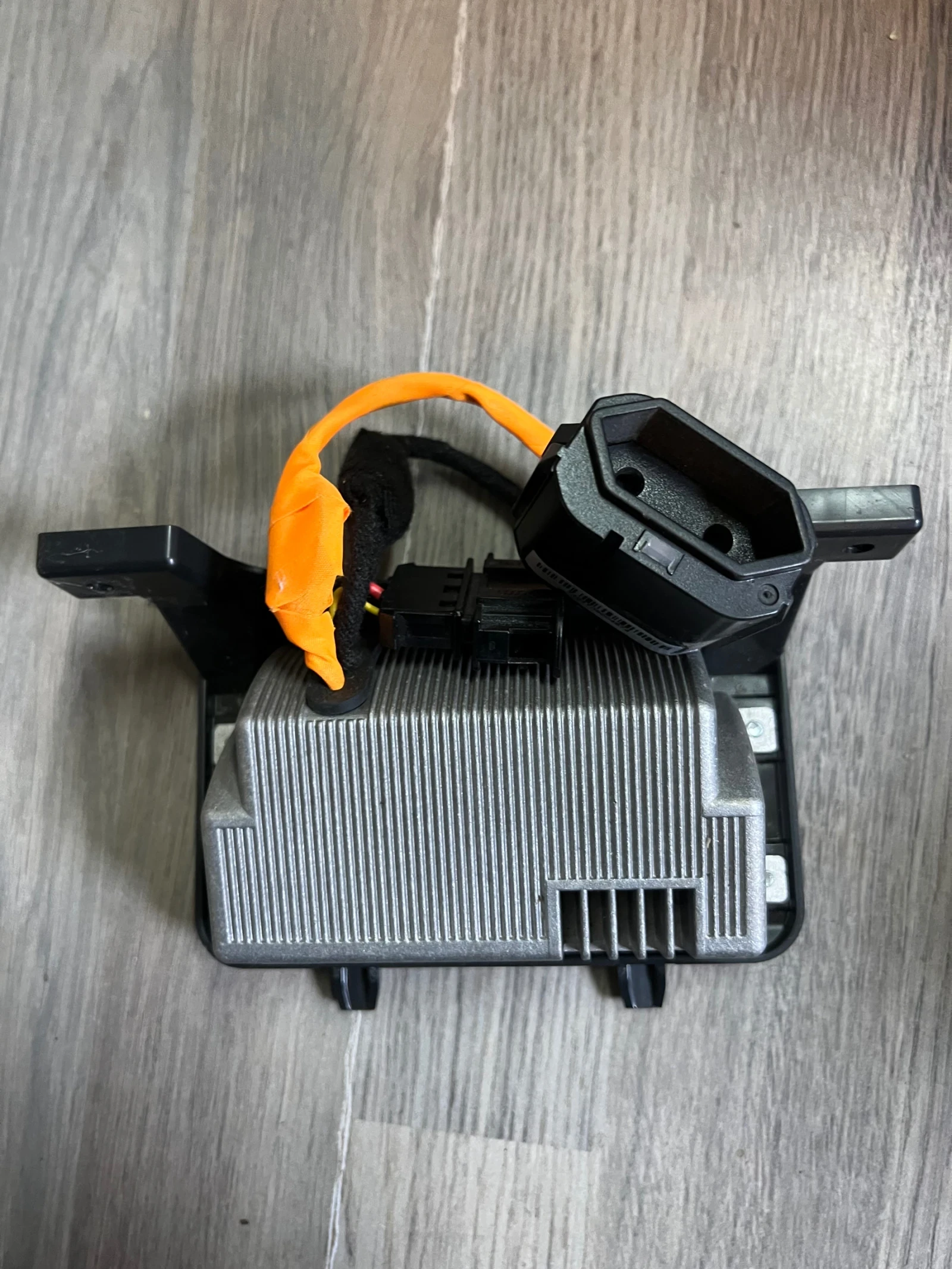 5Q0907155B  12v 230v SKODA 5Q0 907 155 B | Mobile.bg   3