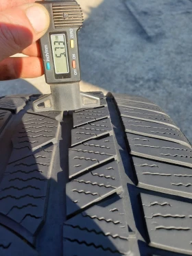 Гуми Зимни 255/35R19, снимка 10