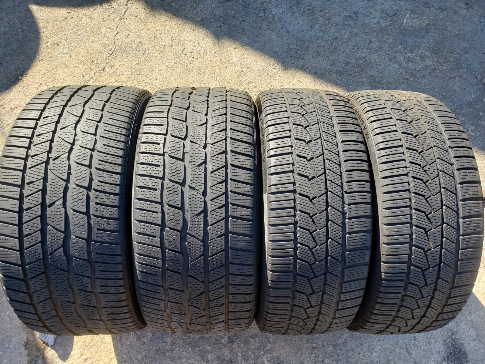 Гуми Зимни 255/35R19, снимка 5 - Гуми и джанти - 56253739