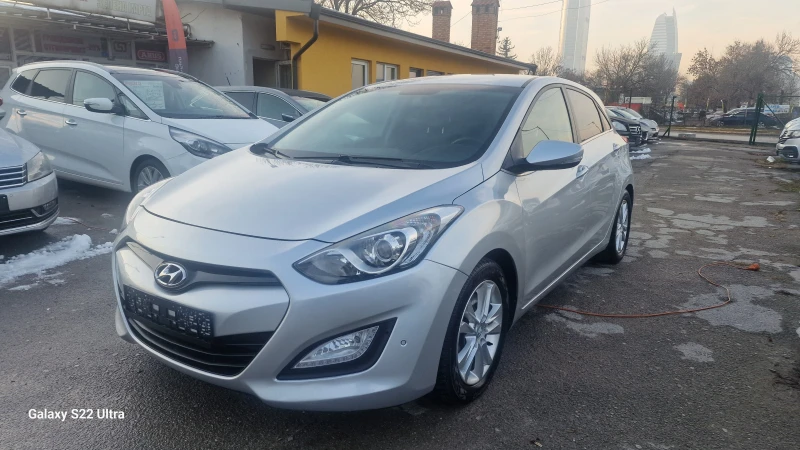 Hyundai I30 1.6i Premium Автоматик Кожа Парктроник Подгрев, снимка 3 - Автомобили и джипове - 48503906