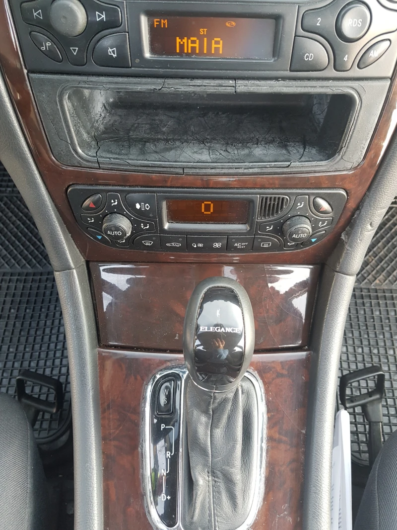 Mercedes-Benz C 220, снимка 5 - Автомобили и джипове - 49540109