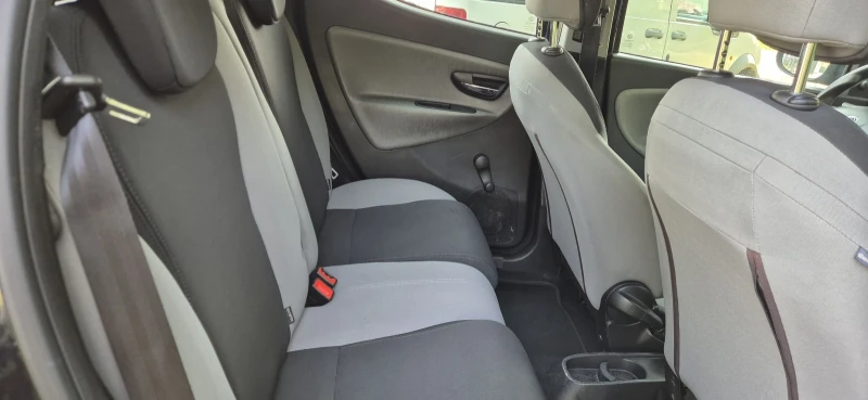 Lancia Ypsilon 1.2-70кс.КЛИМА, снимка 12 - Автомобили и джипове - 50632288