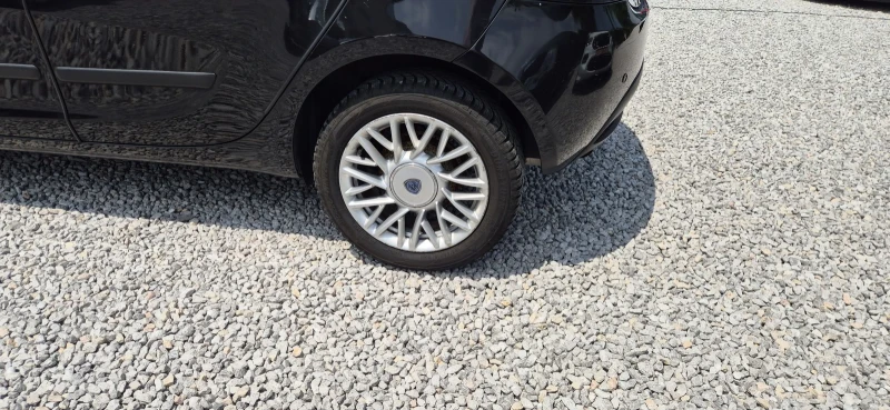 Lancia Ypsilon 1.2-70кс.КЛИМА, снимка 10 - Автомобили и джипове - 50632288