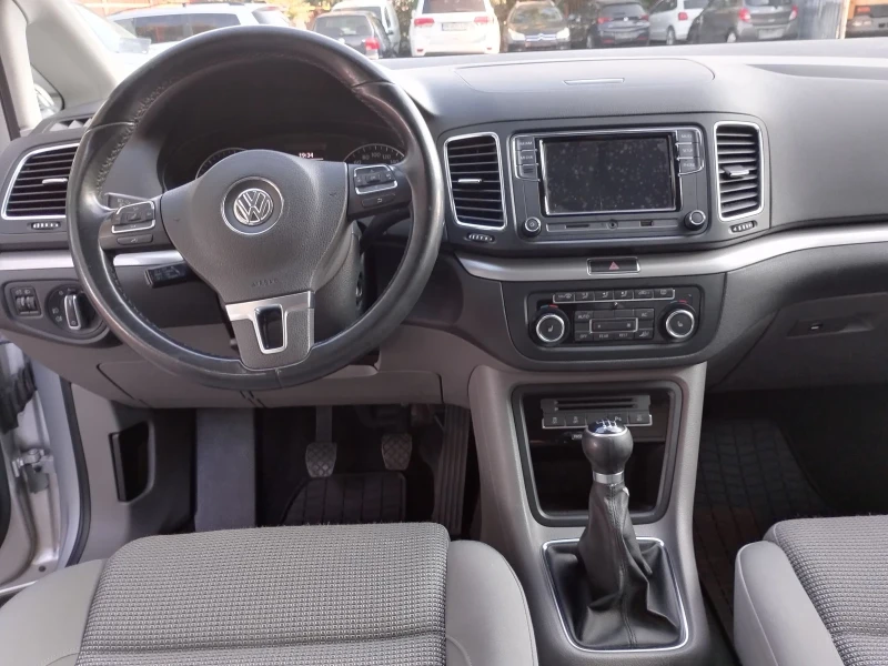 VW Sharan 2.0TDI, 140кс.6ск., снимка 8 - Автомобили и джипове - 50995791