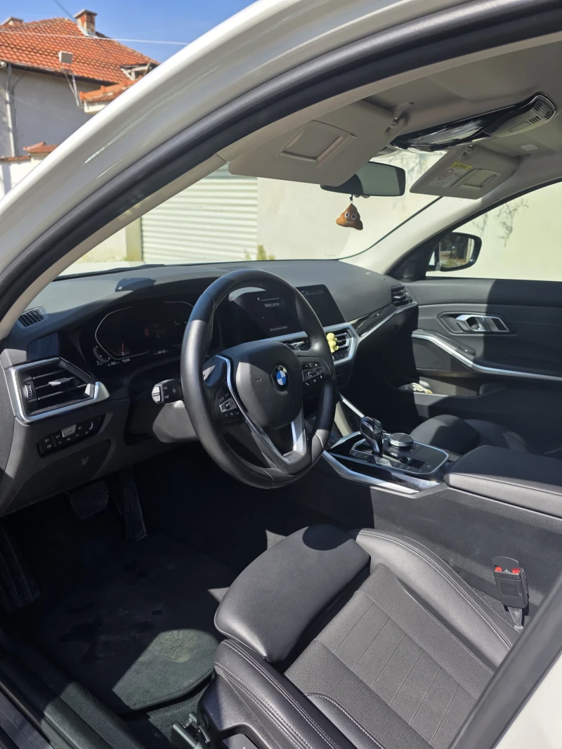 BMW 320 Mild hybrid, снимка 10 - Автомобили и джипове - 51598412