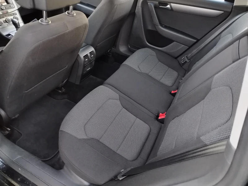VW Passat 2.0-140 КС НАВИ/АВТОМАТИК/ЕВРО 5B, снимка 13 - Автомобили и джипове - 52616400