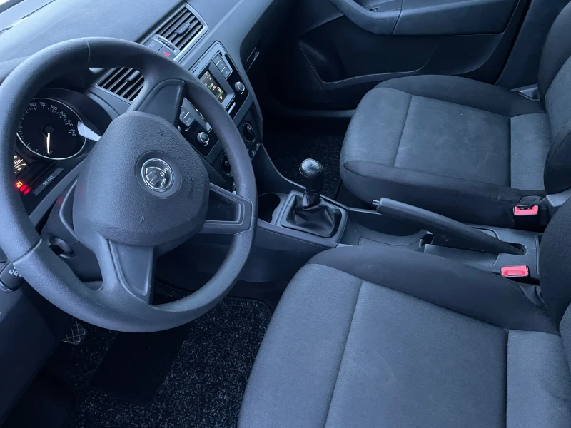 Skoda Rapid, снимка 5 - Автомобили и джипове - 53139378