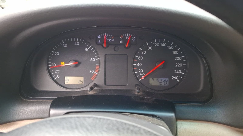 VW Passat 4, снимка 6 - Автомобили и джипове - 53456611