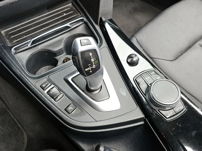 BMW 320 d, снимка 9 - Автомобили и джипове - 54592576