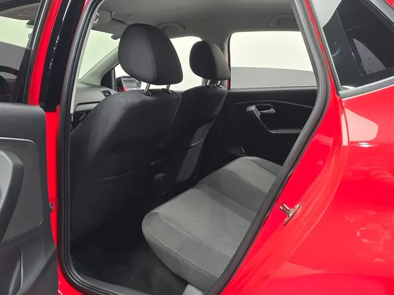 VW Polo 1.4 Tdi R-Line 5Th Generation, снимка 11 - Автомобили и джипове - 55111055