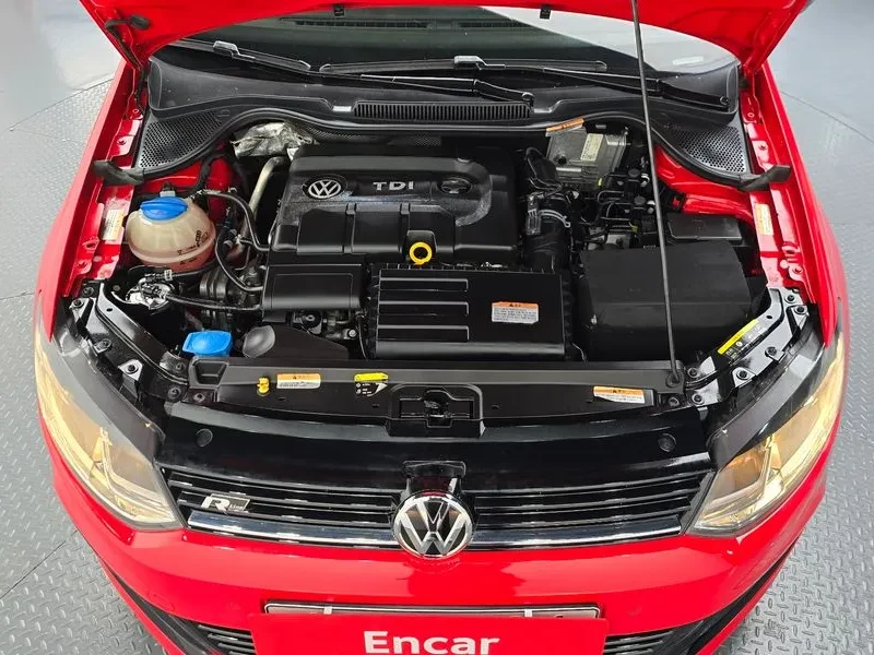 VW Polo 1.4 Tdi R-Line 5Th Generation, снимка 6 - Автомобили и джипове - 55111055