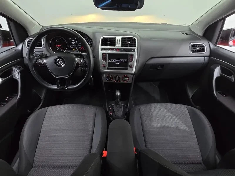 VW Polo 1.4 Tdi R-Line 5Th Generation, снимка 7 - Автомобили и джипове - 55111055