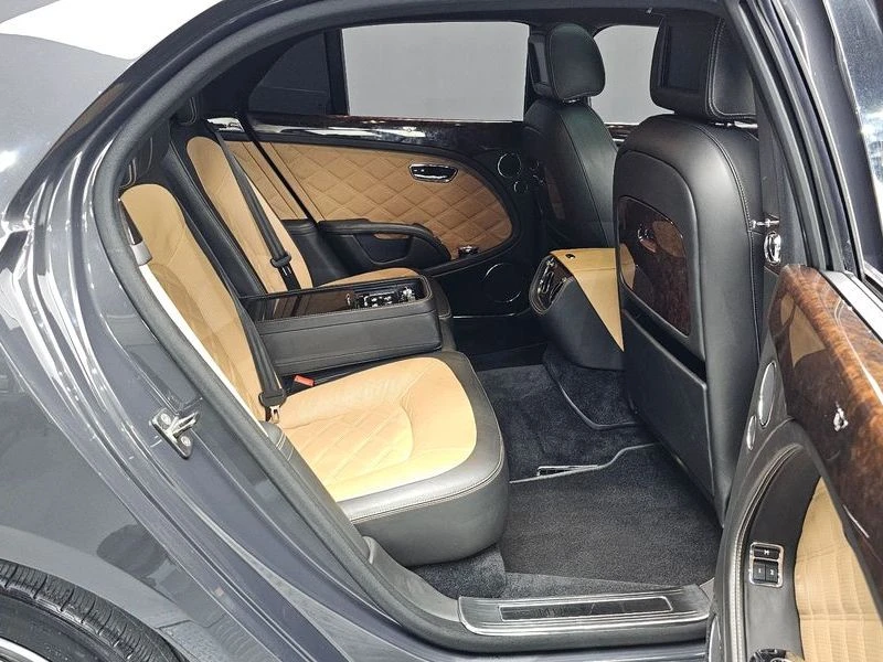 Bentley Mulsanne Дистроник, Обдухване, Масаж, 360, Пано, Асистенти, снимка 9 - Автомобили и джипове - 55727851