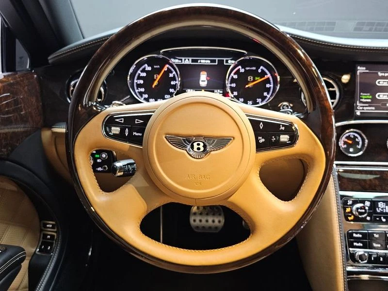 Bentley Mulsanne Дистроник, Обдухване, Масаж, 360, Пано, Асистенти, снимка 10 - Автомобили и джипове - 55727851