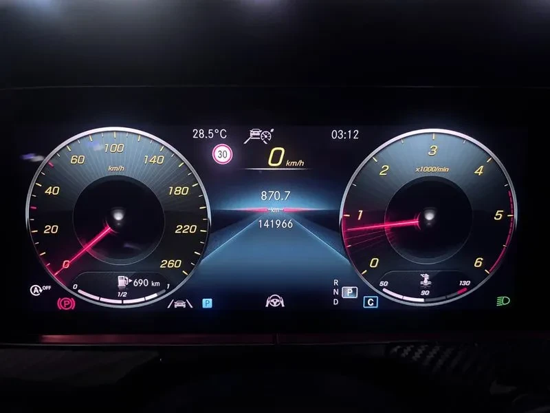 Mercedes-Benz E 220 D 4Matic Amg Line, снимка 5 - Автомобили и джипове - 55883862