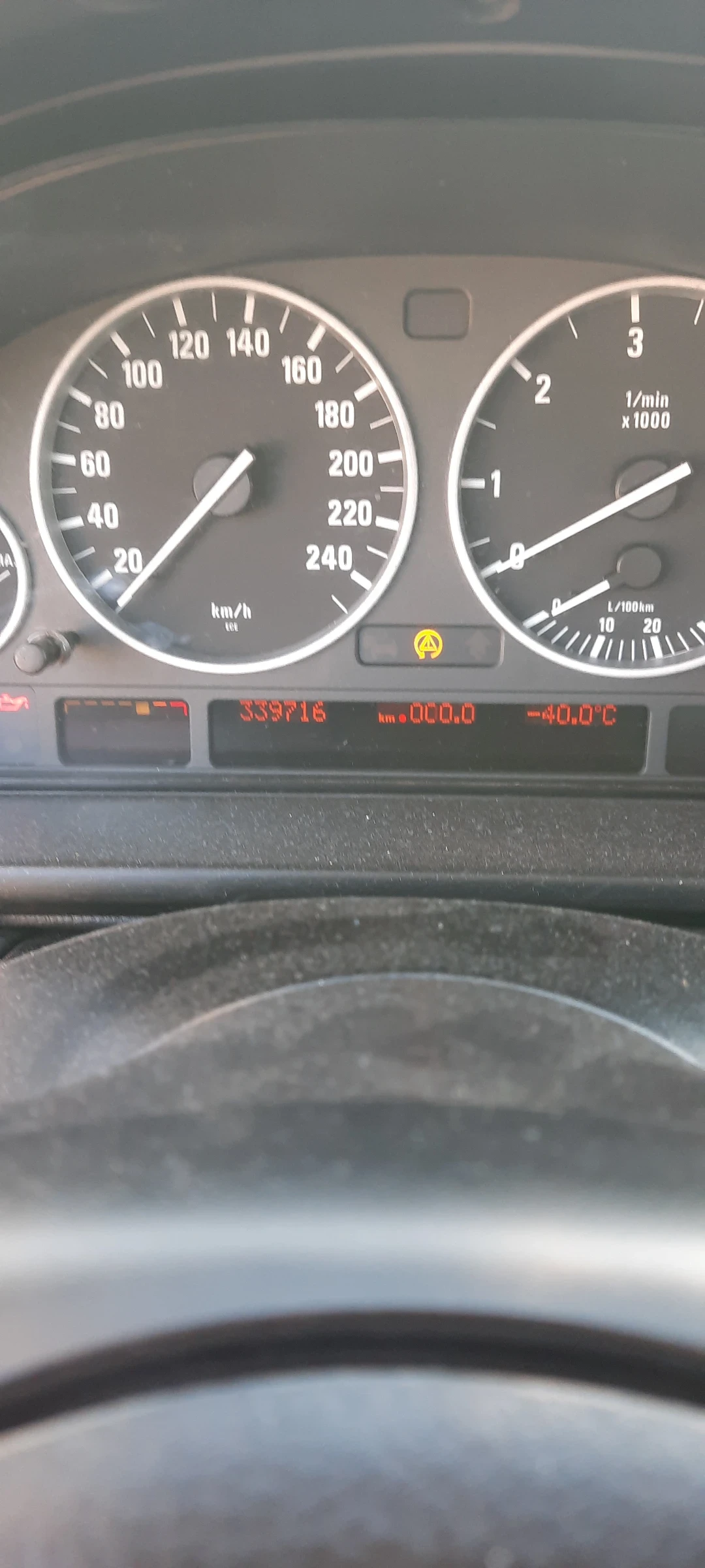 BMW 530 Е39 3.0d - изображение 5