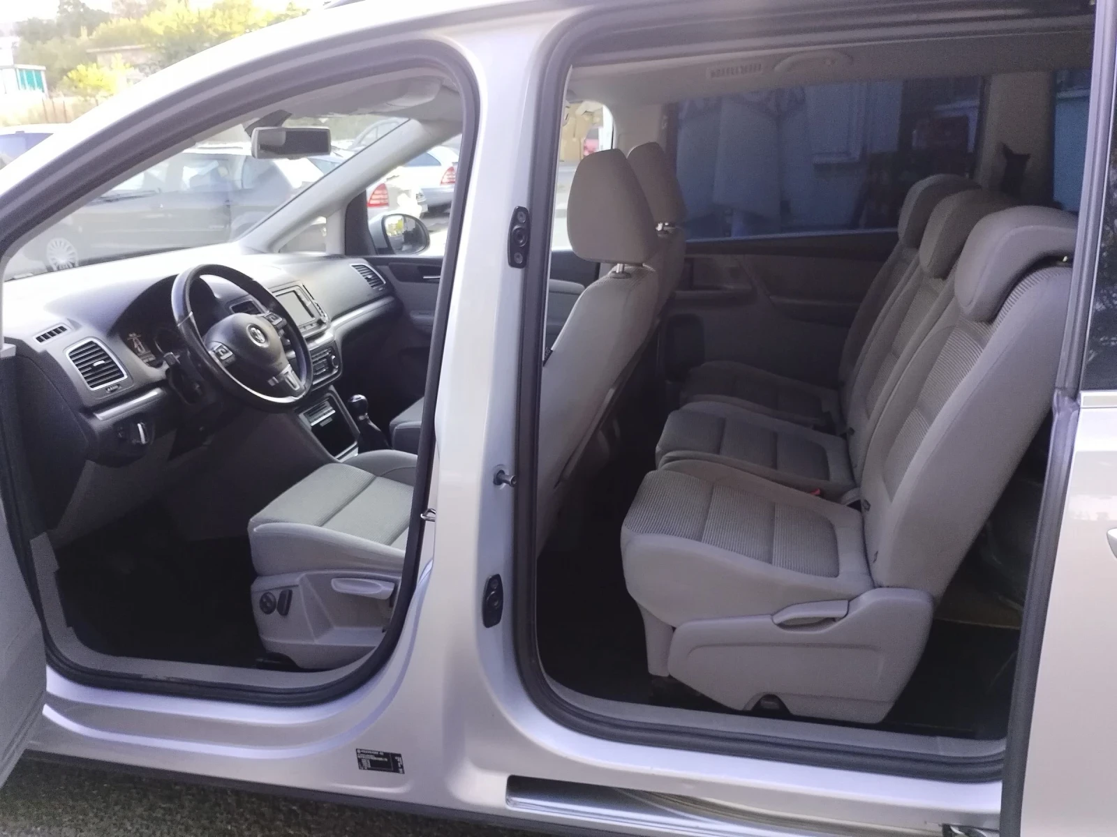 VW Sharan 2.0TDI, 140кс.6ск. - изображение 7