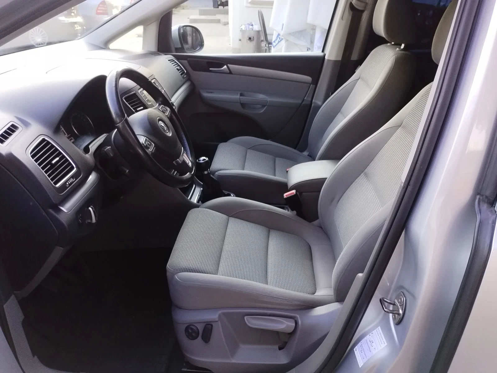 VW Sharan 2.0TDI, 140кс.6ск. - изображение 6