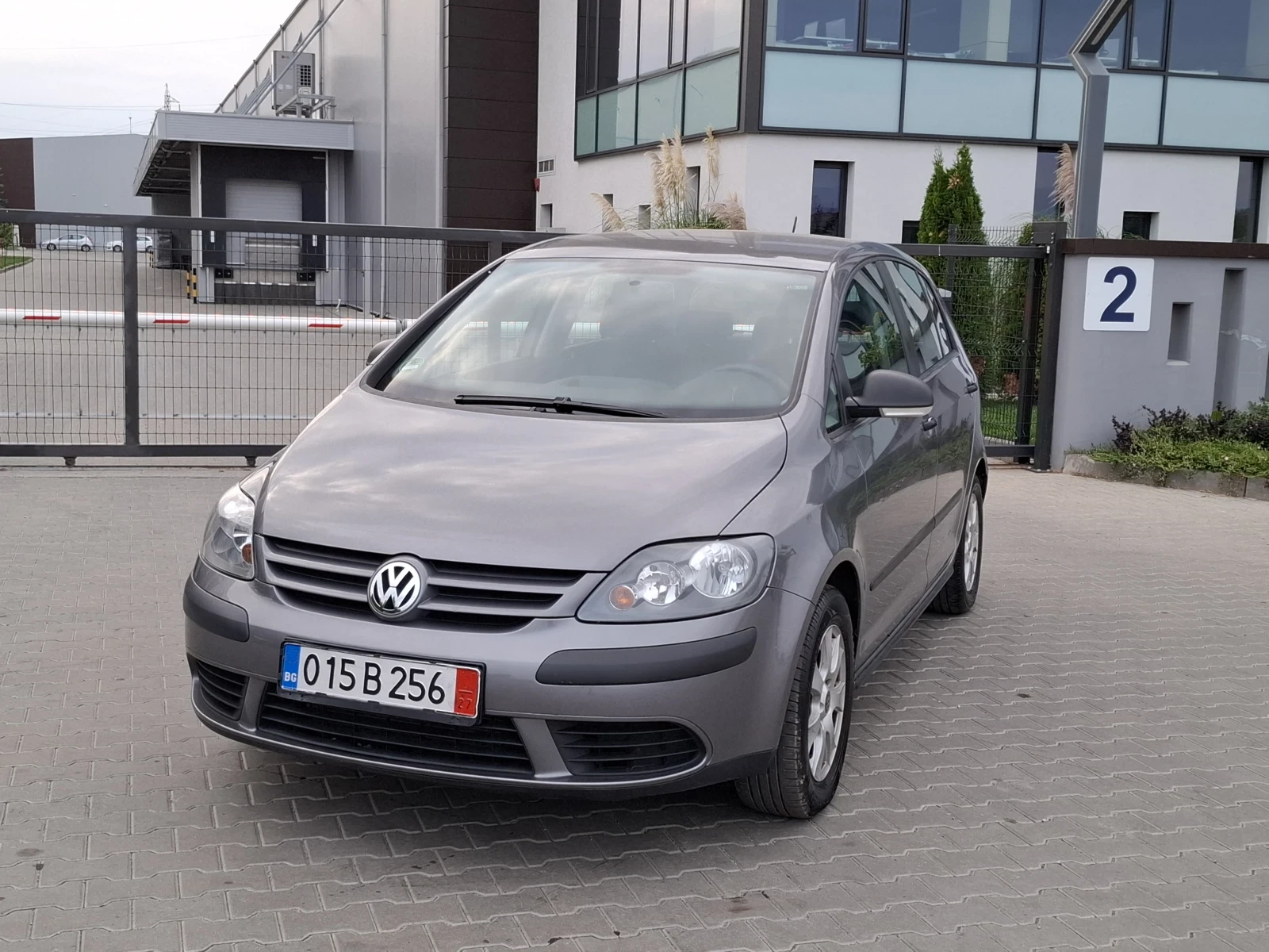 VW Golf Plus 1.4i* (75кс)* * FACELIFT* * НОВ ВНОС* *  - изображение 2