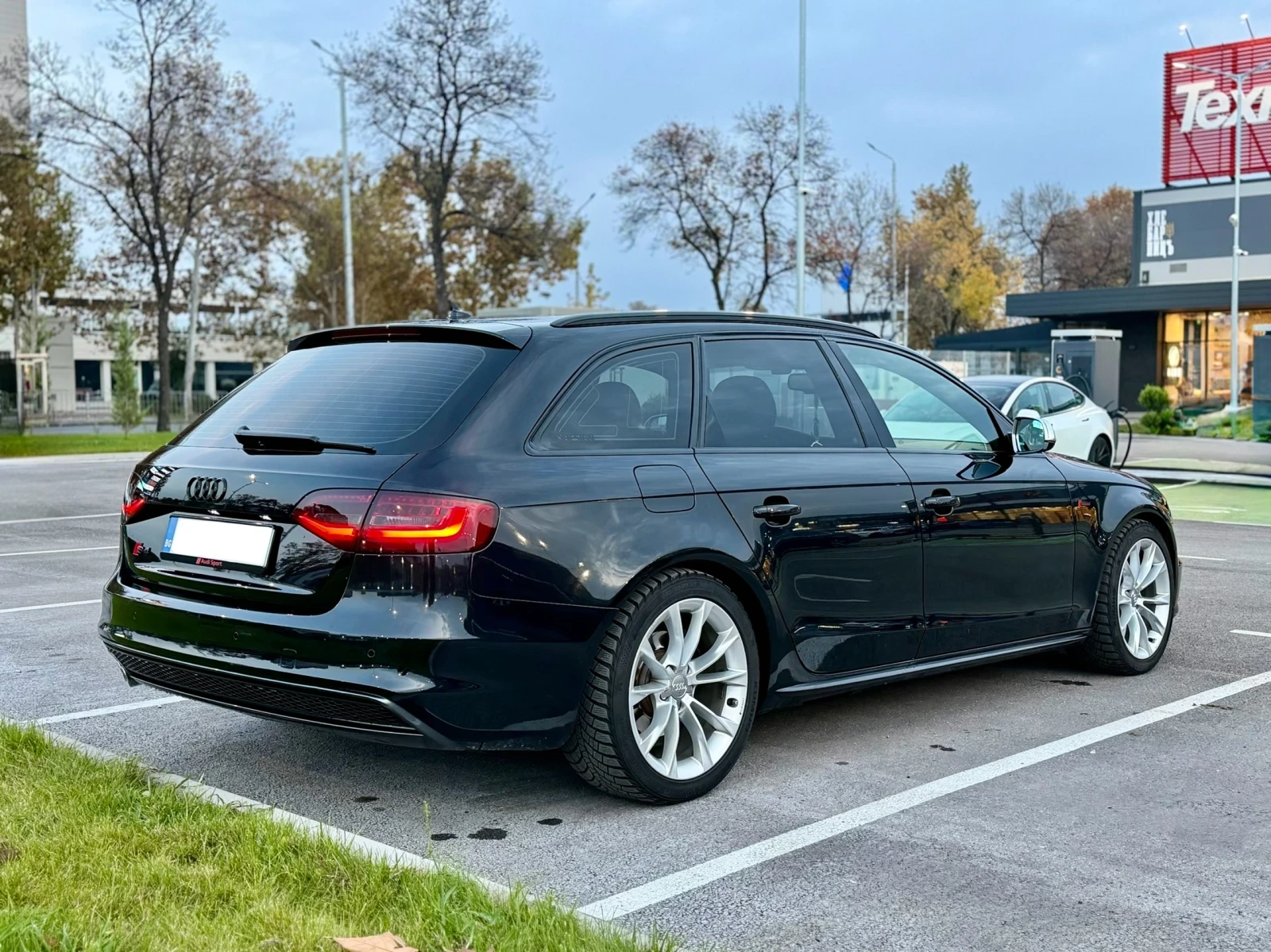 Audi A4 S-Line Competition Facelift - изображение 4