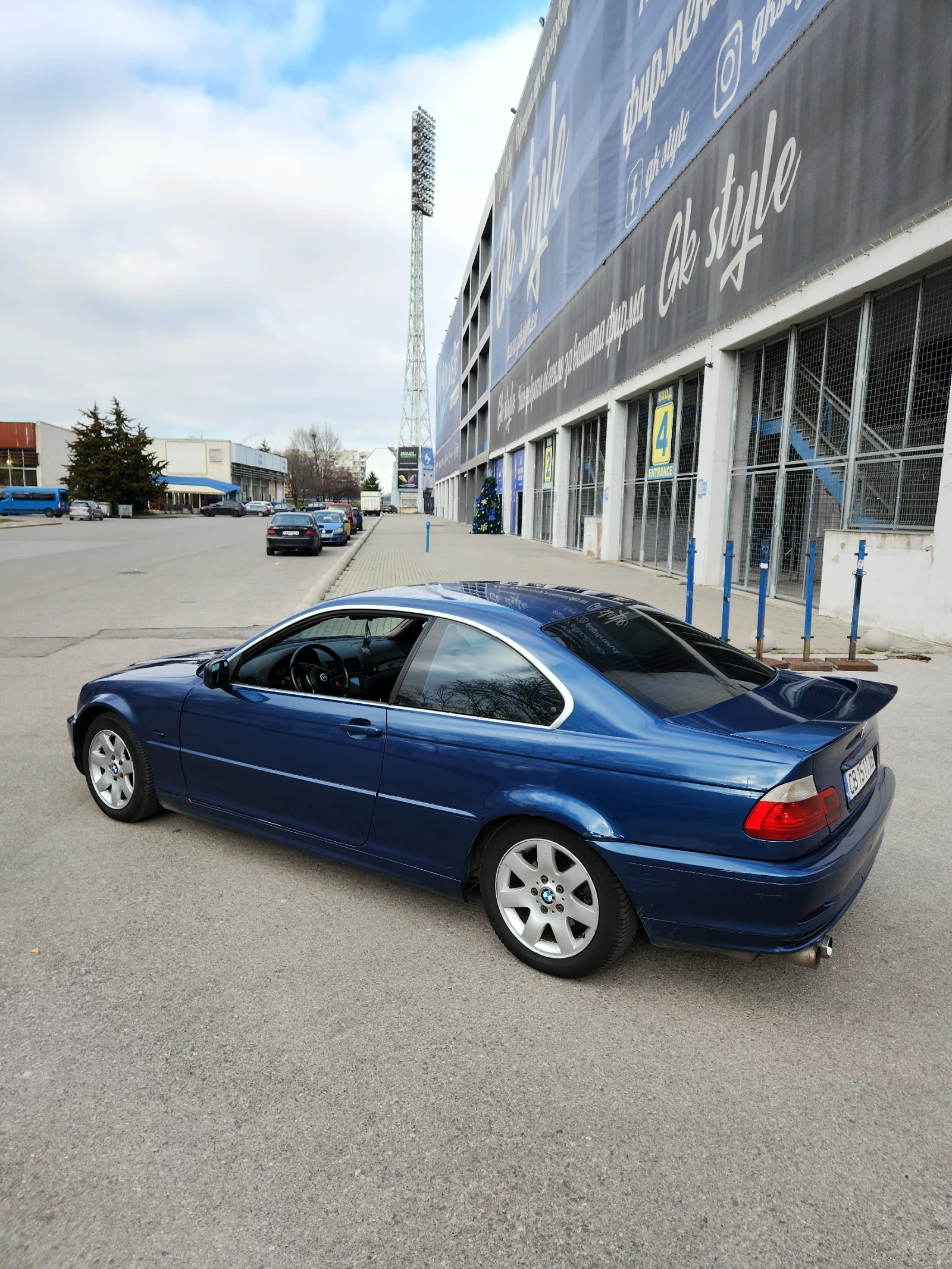 BMW 323 2.3 - изображение 4