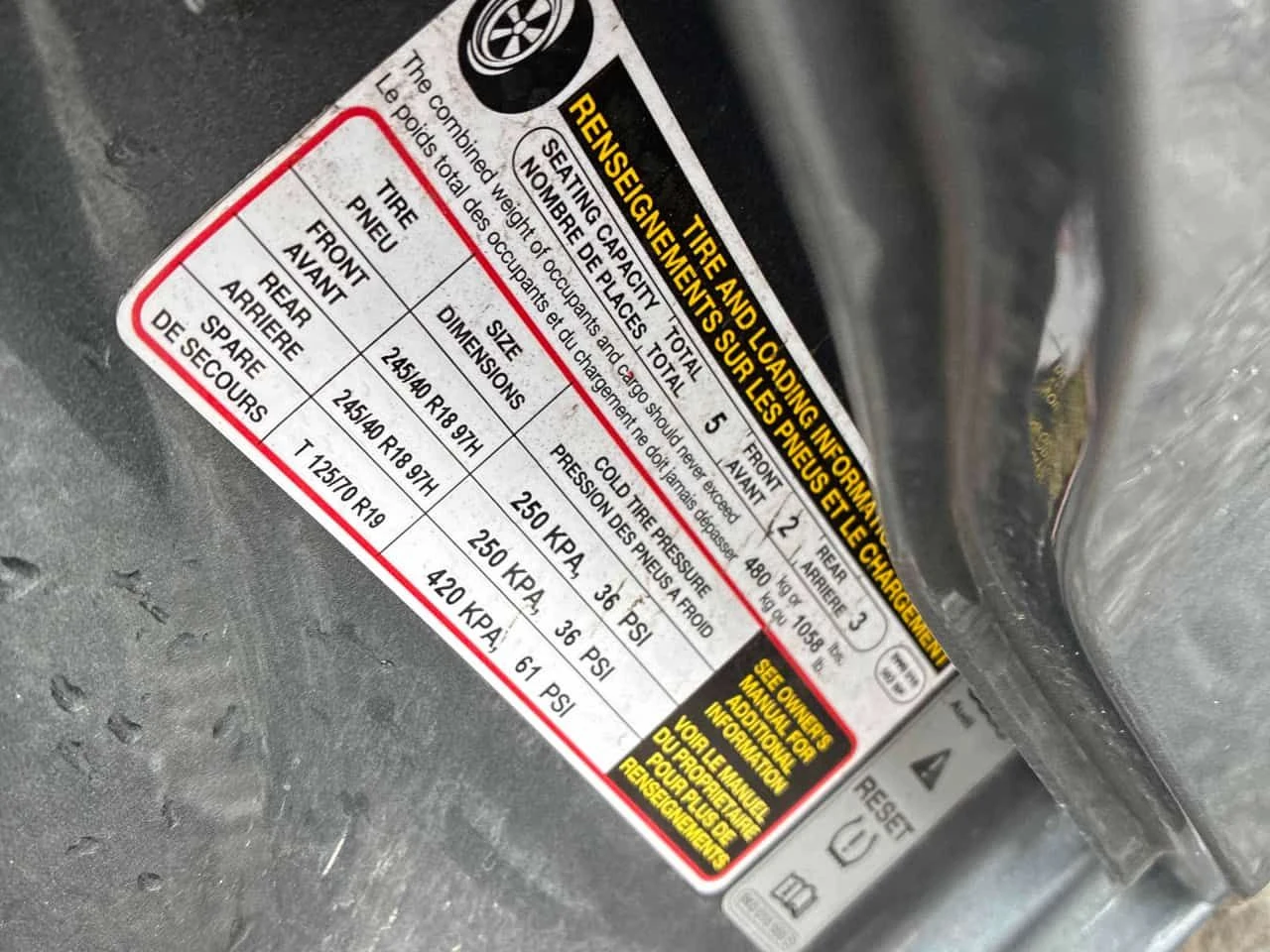 Audi A4 * Progressiv * CARFAX * KEYLESS * КАМЕРА, снимка 14 - Автомобили и джипове - 54073179