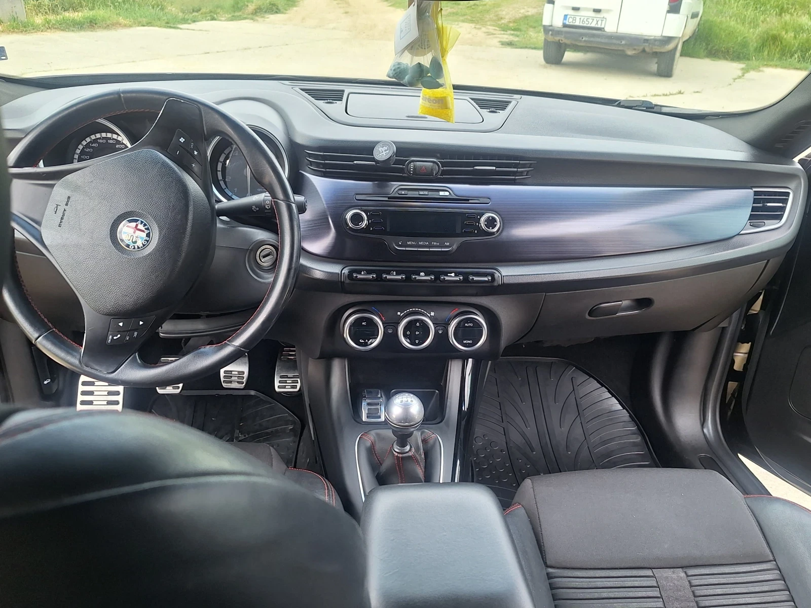 Alfa Romeo Giulietta, снимка 6 - Автомобили и джипове - 54464124