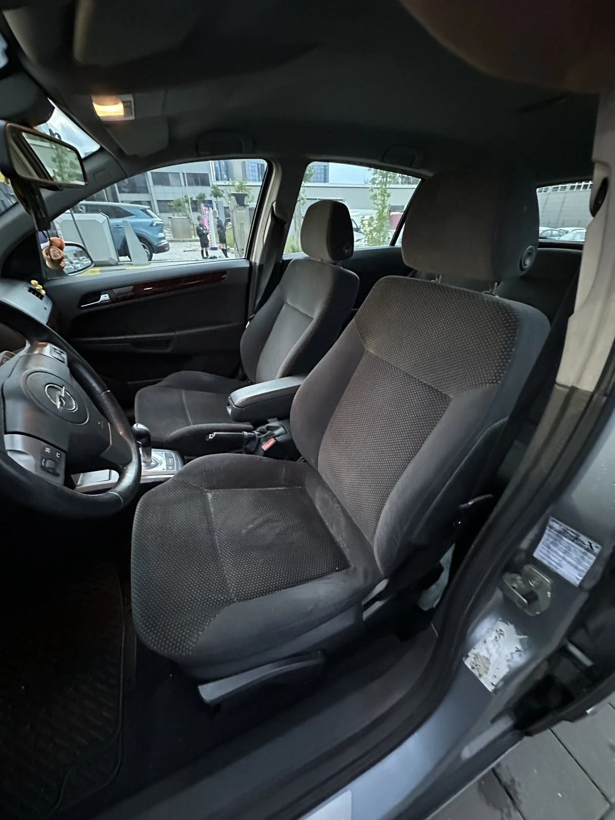 Opel Astra, снимка 9 - Автомобили и джипове - 54635374