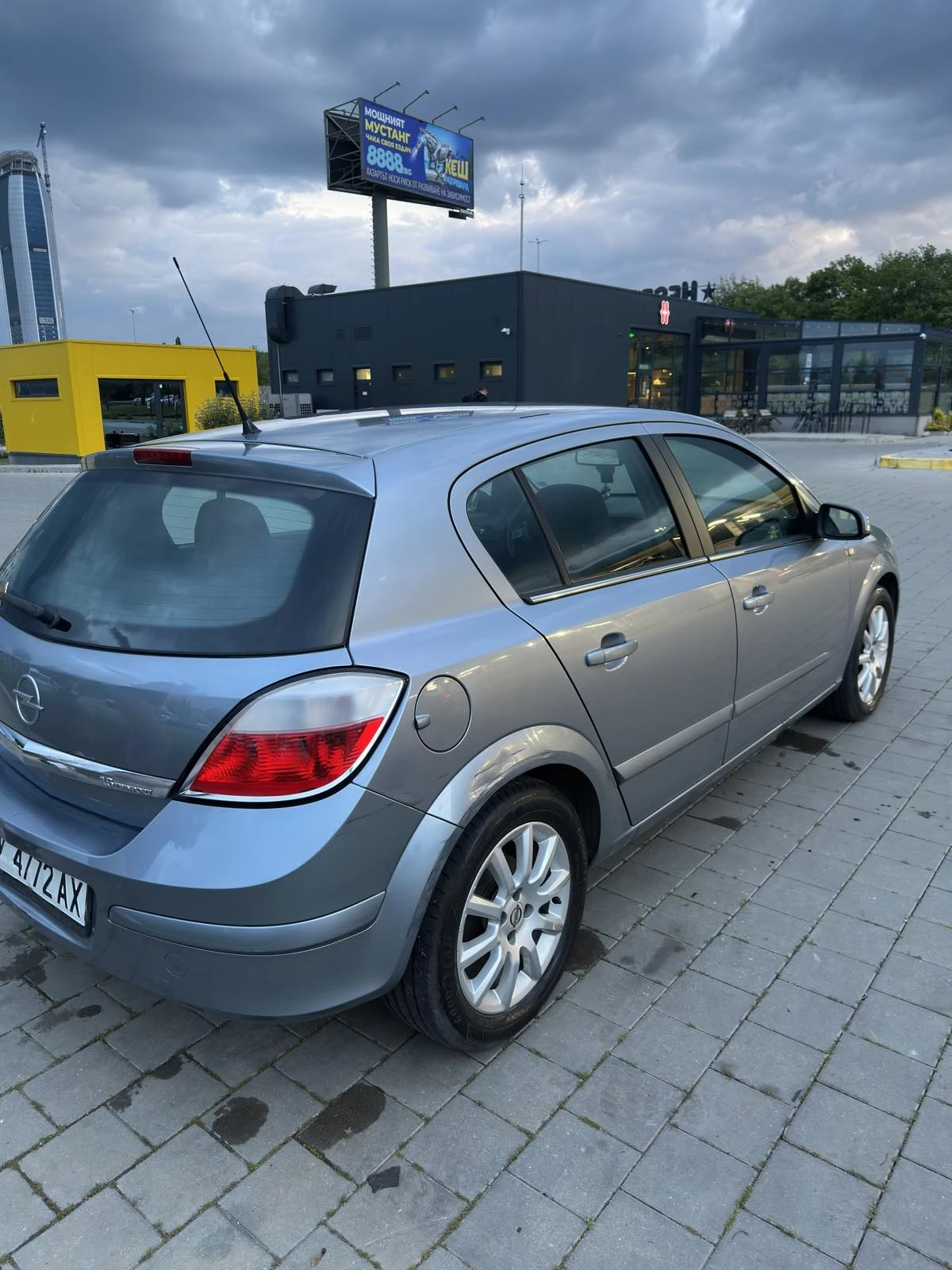 Opel Astra, снимка 5 - Автомобили и джипове - 54635374