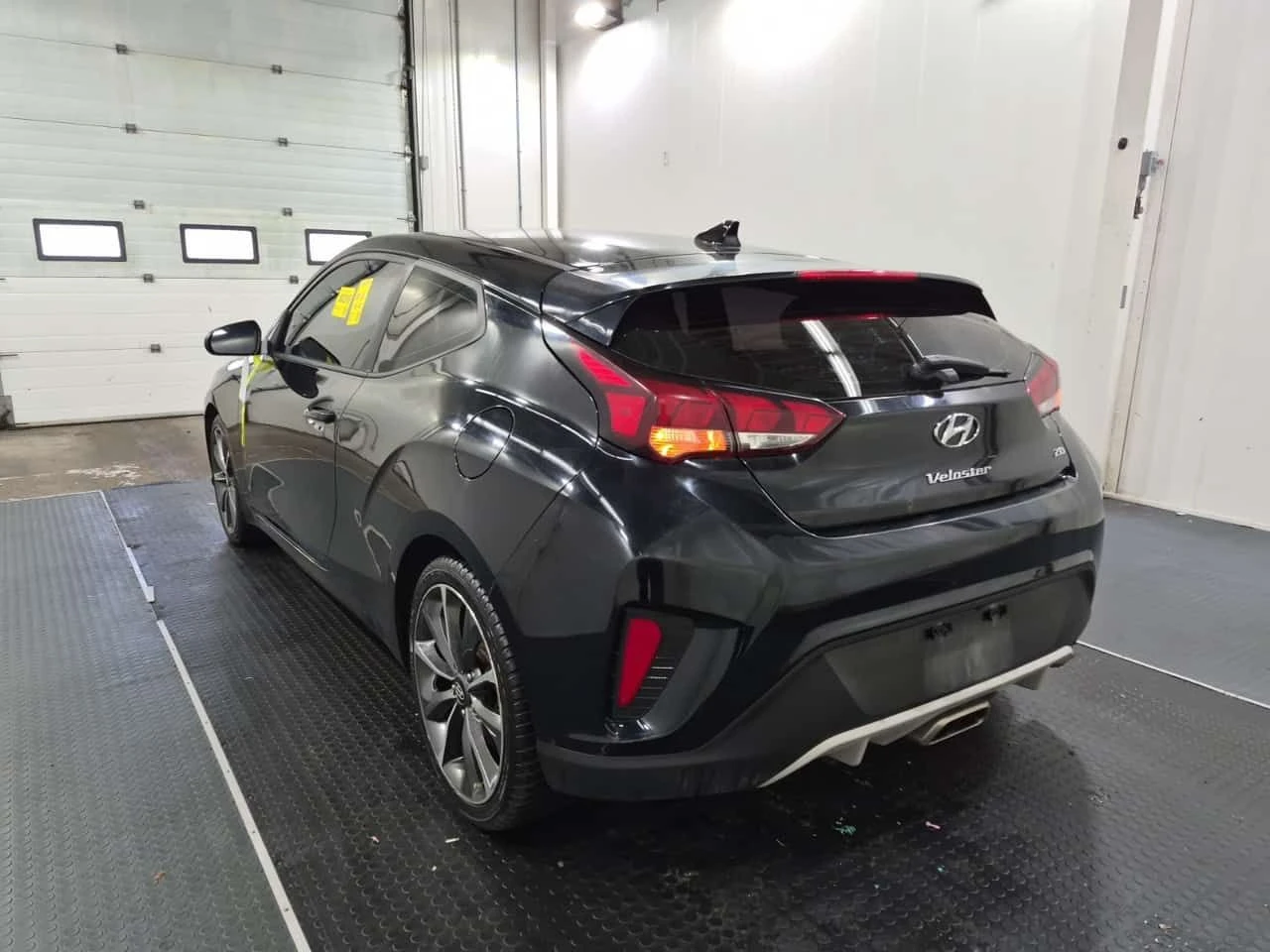 Hyundai Veloster  2.0 GL| ПОДГРЕВИ| 4 КЛЮЧА| CARFAX| АВТОКРЕДИТ, снимка 6 - Автомобили и джипове - 54793418