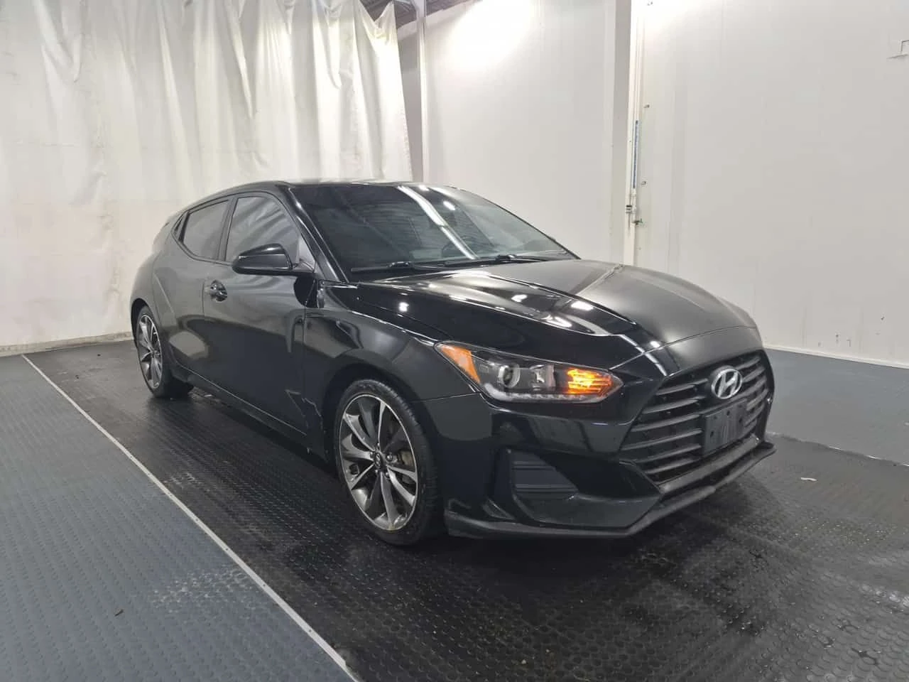 Hyundai Veloster  2.0 GL| ПОДГРЕВИ| 4 КЛЮЧА| CARFAX| АВТОКРЕДИТ, снимка 3 - Автомобили и джипове - 54793418