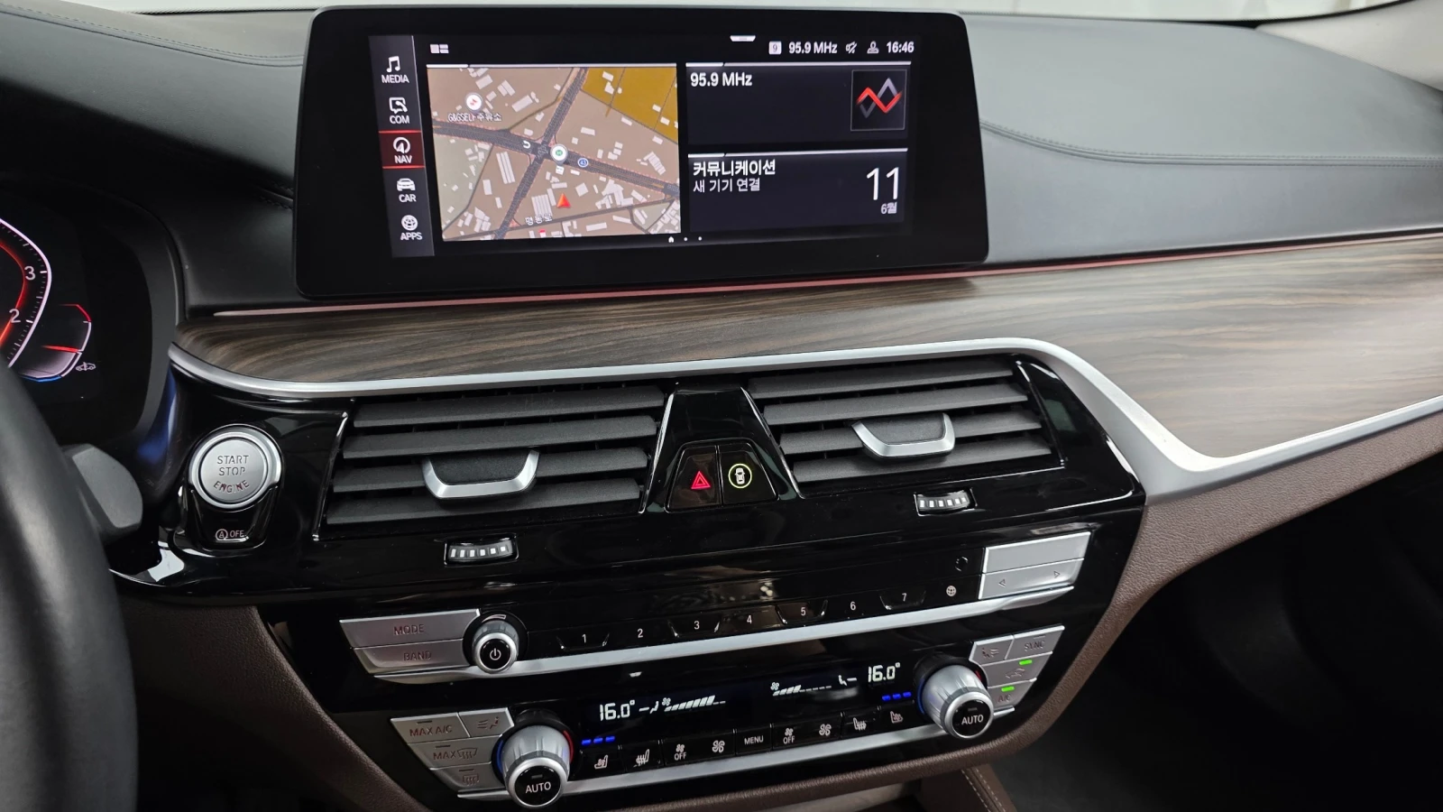 BMW 530 HAR/KAR| ПОДГРЕВИ| ПАНО| HUD| , снимка 12 - Автомобили и джипове - 55392447
