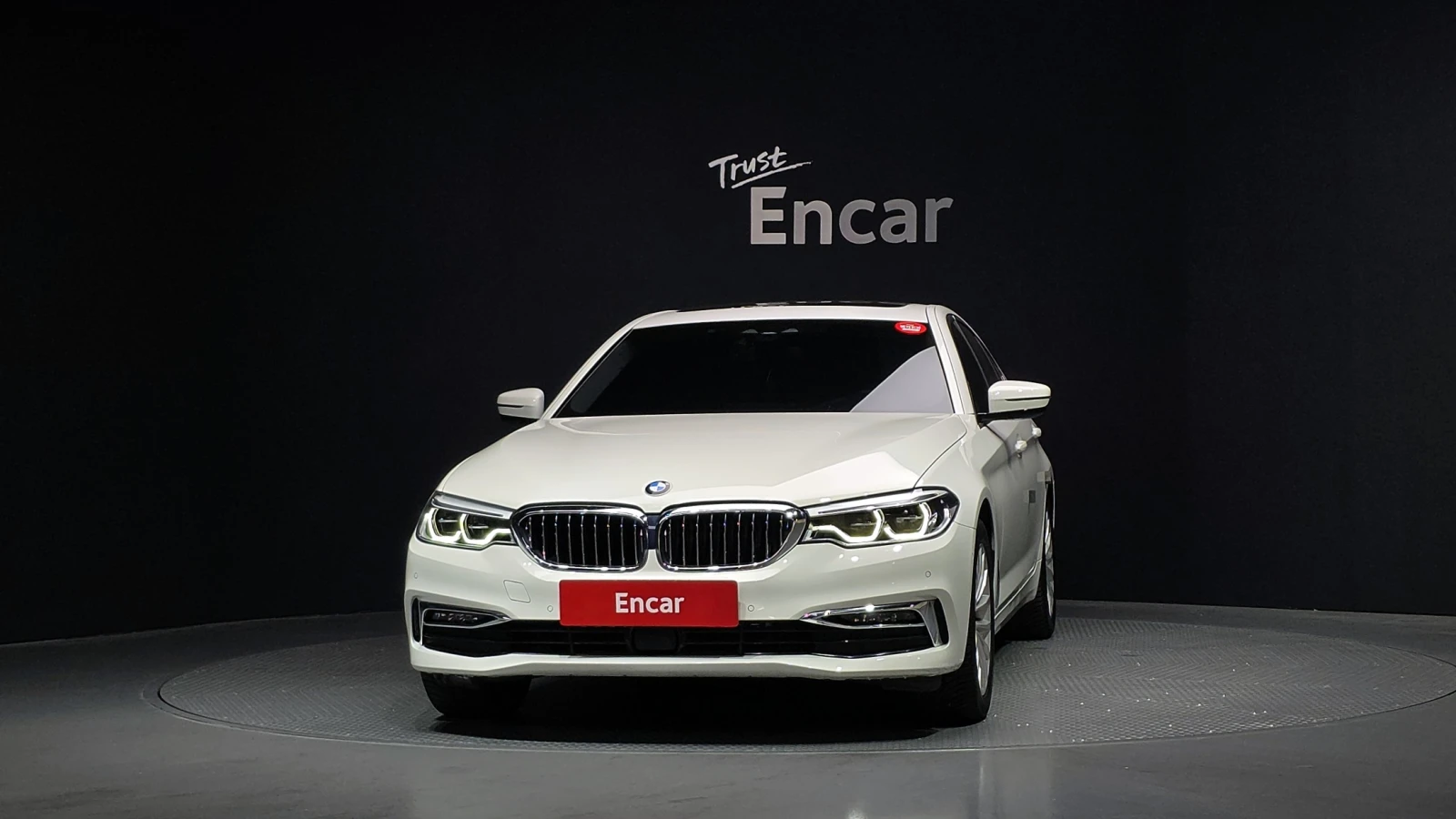 BMW 530 HAR/KAR| ПОДГРЕВИ| ПАНО| HUD| , снимка 3 - Автомобили и джипове - 55392447