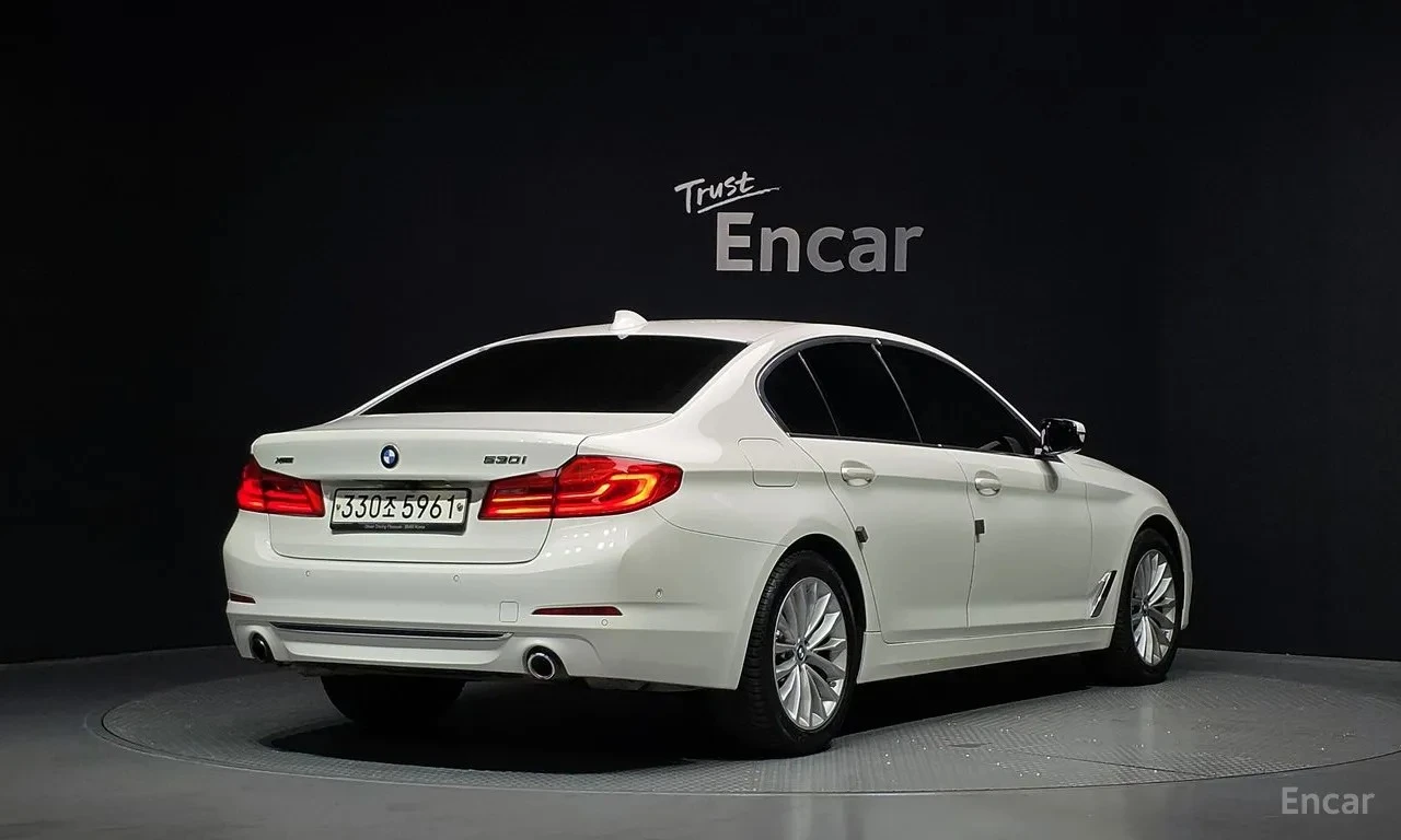 BMW 530 HAR/KAR| ПОДГРЕВИ| ПАНО| HUD| , снимка 2 - Автомобили и джипове - 55392447