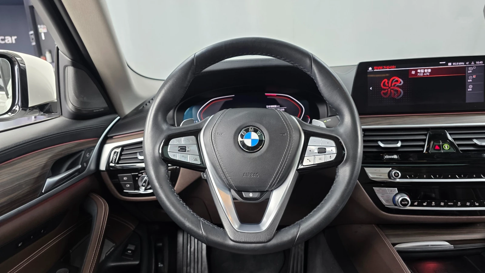 BMW 530 HAR/KAR| ПОДГРЕВИ| ПАНО| HUD| , снимка 10 - Автомобили и джипове - 55392447