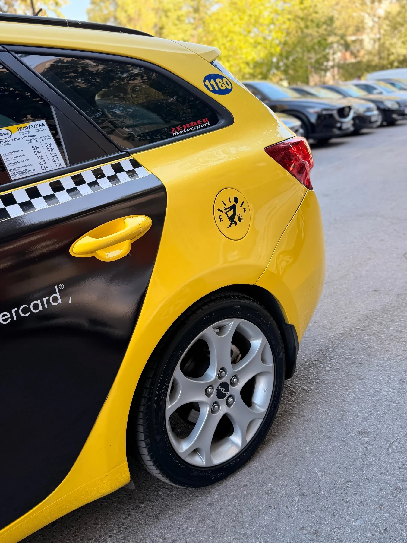 Kia Ceed, снимка 8 - Автомобили и джипове - 56057704