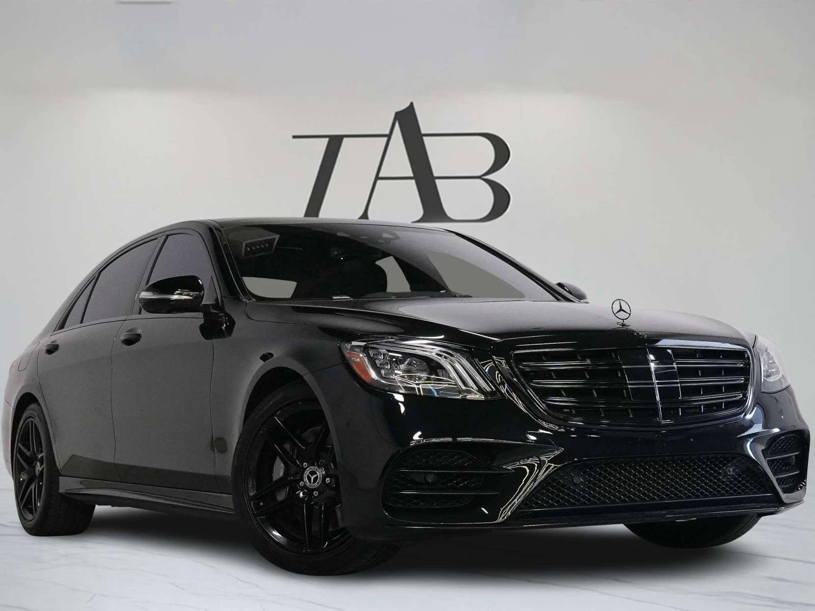 Mercedes-Benz S 560 * | AMG PKG | PREMIUM & SPORT PKG | 19 IN * CARFAX, снимка 2 - Автомобили и джипове - 56073107